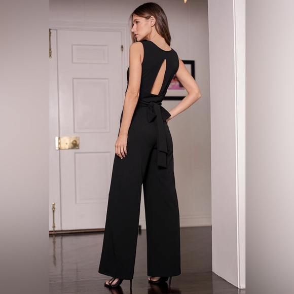 MAKE MEMORIES BLACK PLUNGE SLEEVELESS WIDE-LEG JUMPSUIT - Picture 6 of 6